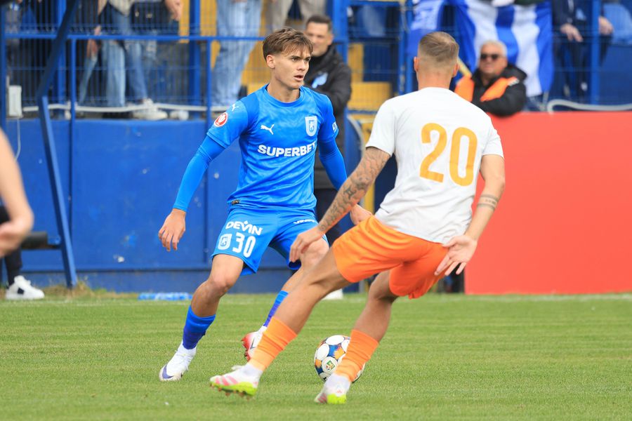 David Matei în Metaloglobus - Universitatea Craiova / Foto: Ionuț Iordache GSP Legenda Craiovei, impresionată: „Doar la Balaci am mai văzut asta!”