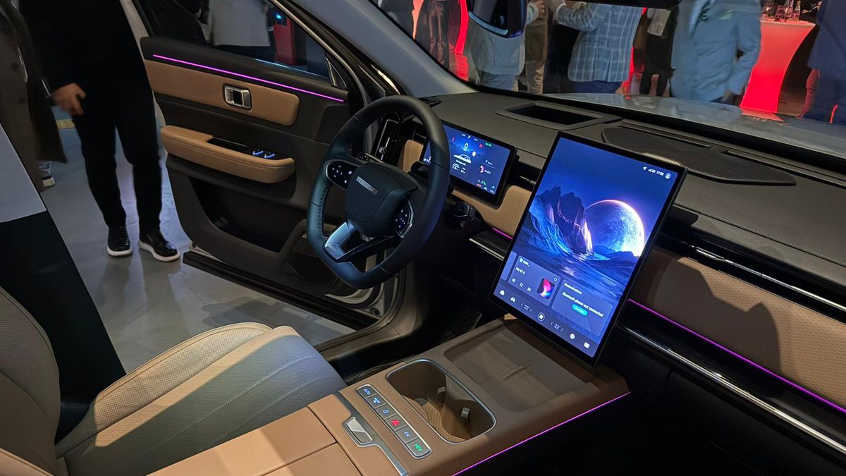 SUV-urile preferate de români și-au găsit rivalul » A apărut mașina cu proiector video în portbagaj: costă cât un Volkswagen Tiguan!