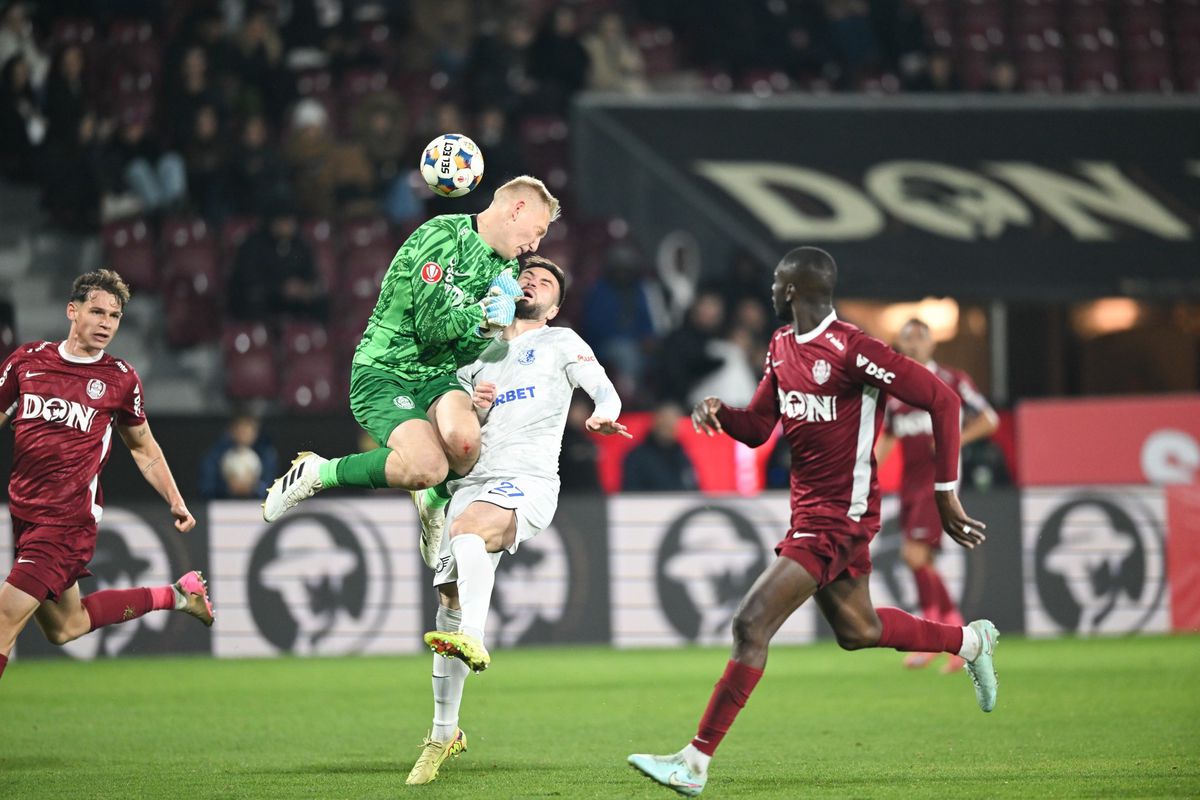 Ciocnire Hindrich - Cojocaru în CFR Cluj - Farul