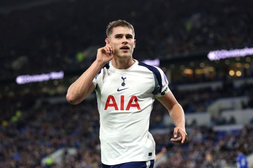 „Dubla” lui Micky Van de Ven a adus victoria lui Tottenham pe terenul lui Everton // FOTO: Getty Images