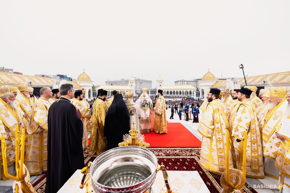 POZE generale sfințirea Catedralei României