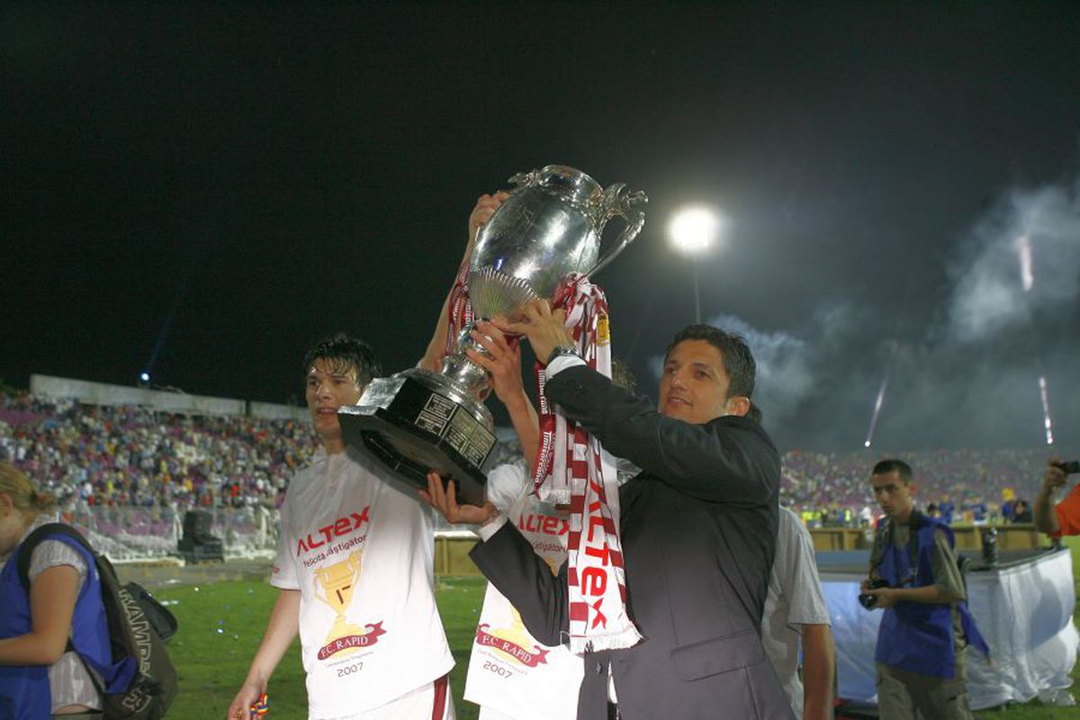 REPORTAJ DIN JAPONIA // Răzvan Lucescu provocat de GSP! Viața în 14 imagini: gestul tâmpit din Ghencea și petrecerea de neuitat: „În avion am început să dirijez în fața pasagerilor. Două doamne în vârstă se uitau șocate”