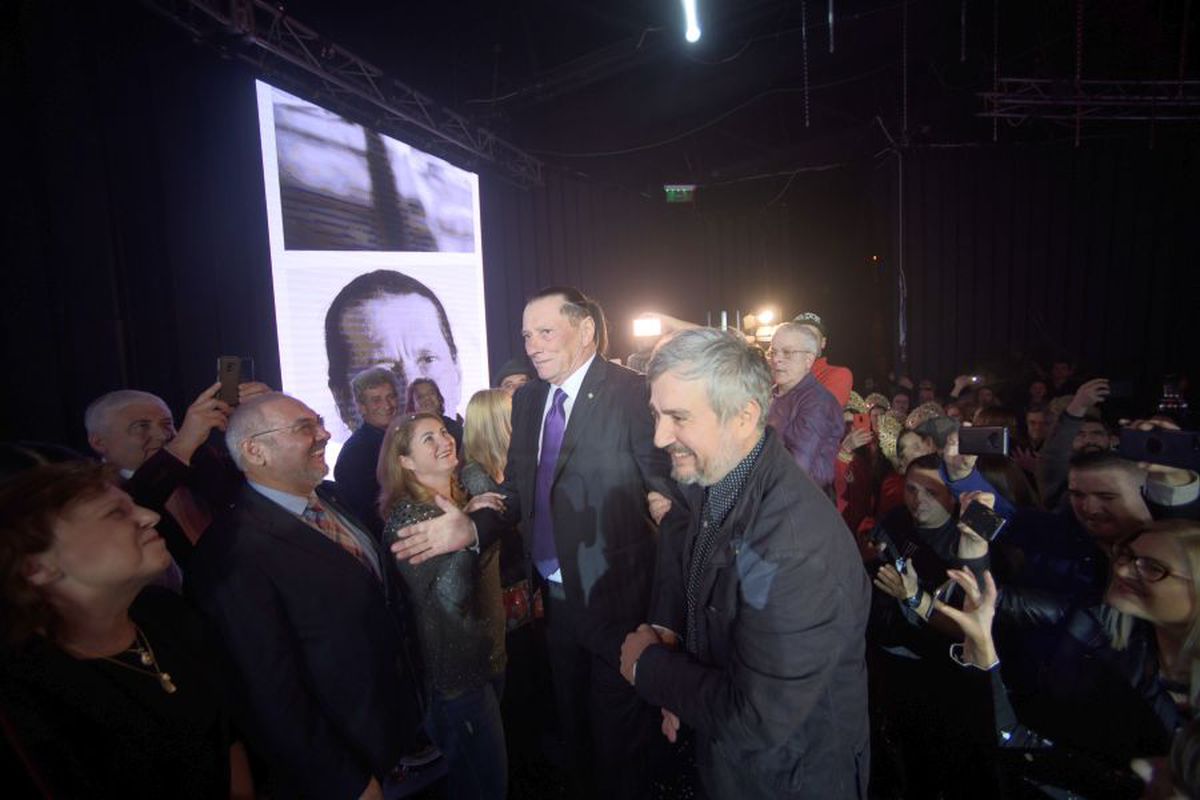 FOTO Ivan Patzaichin, petrecere-surpriză în club, cu 500 de prieteni