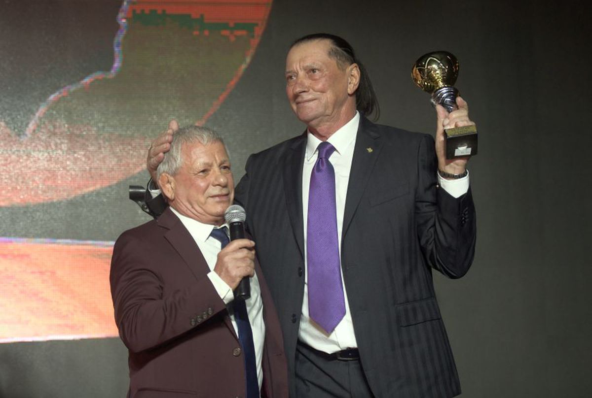 FOTO Ivan Patzaichin, petrecere-surpriză în club, cu 500 de prieteni