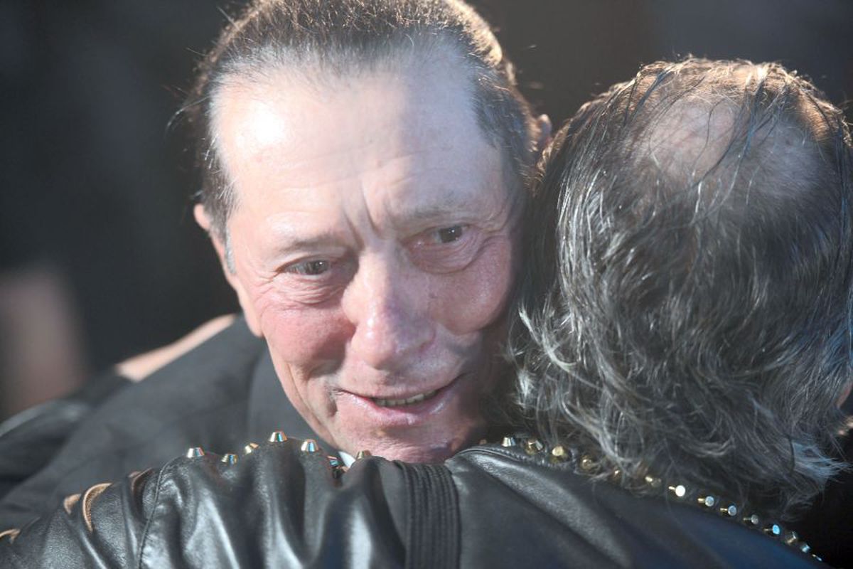 FOTO Ivan Patzaichin, petrecere-surpriză în club, cu 500 de prieteni