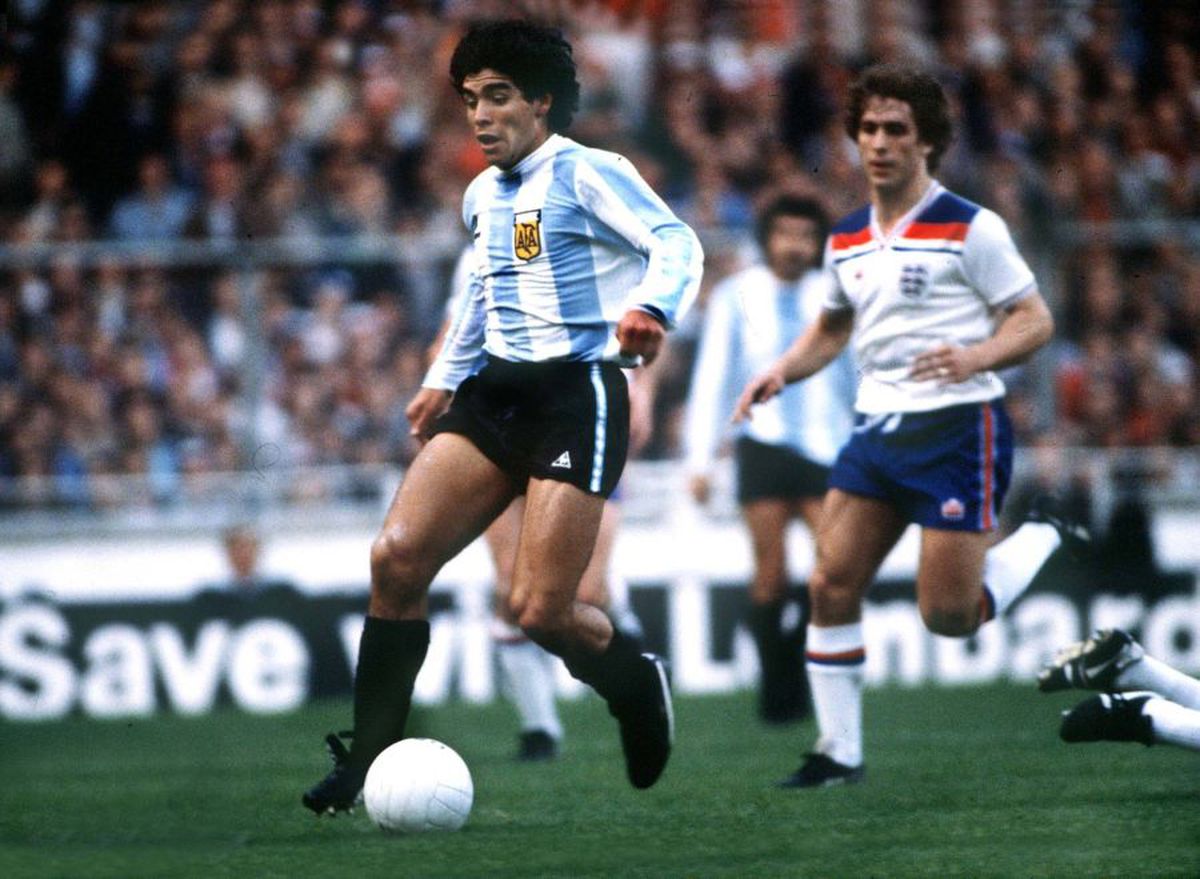 Diego Maradona, elogiat de Roberto Baggio: „A pictat un fotbal de mare clasă. Ca Gioconda lui Da Vinci” + Federația din Argentina schimbă numele primei ligi!