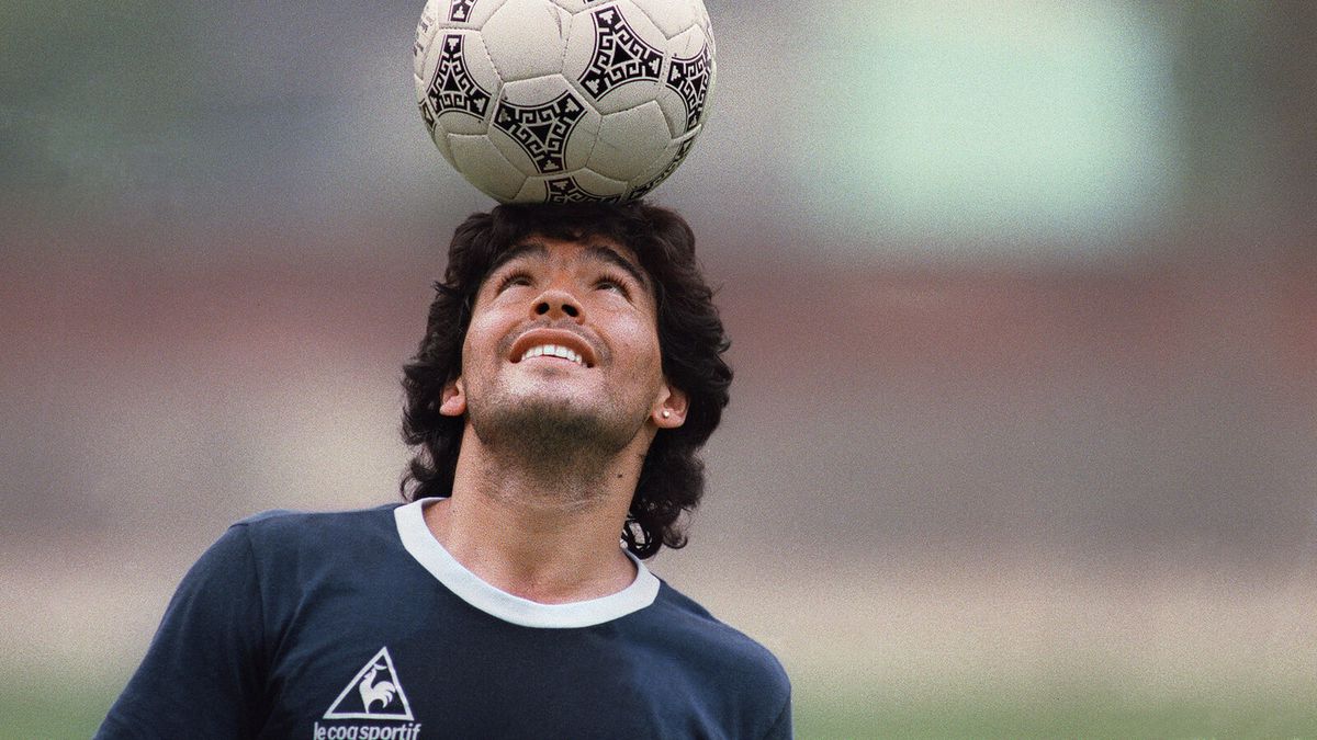 Ce spunea Maradona în urmă cu 15 ani: „«Mulțumesc mingii» vreau să-mi scrie pe sicriu!”