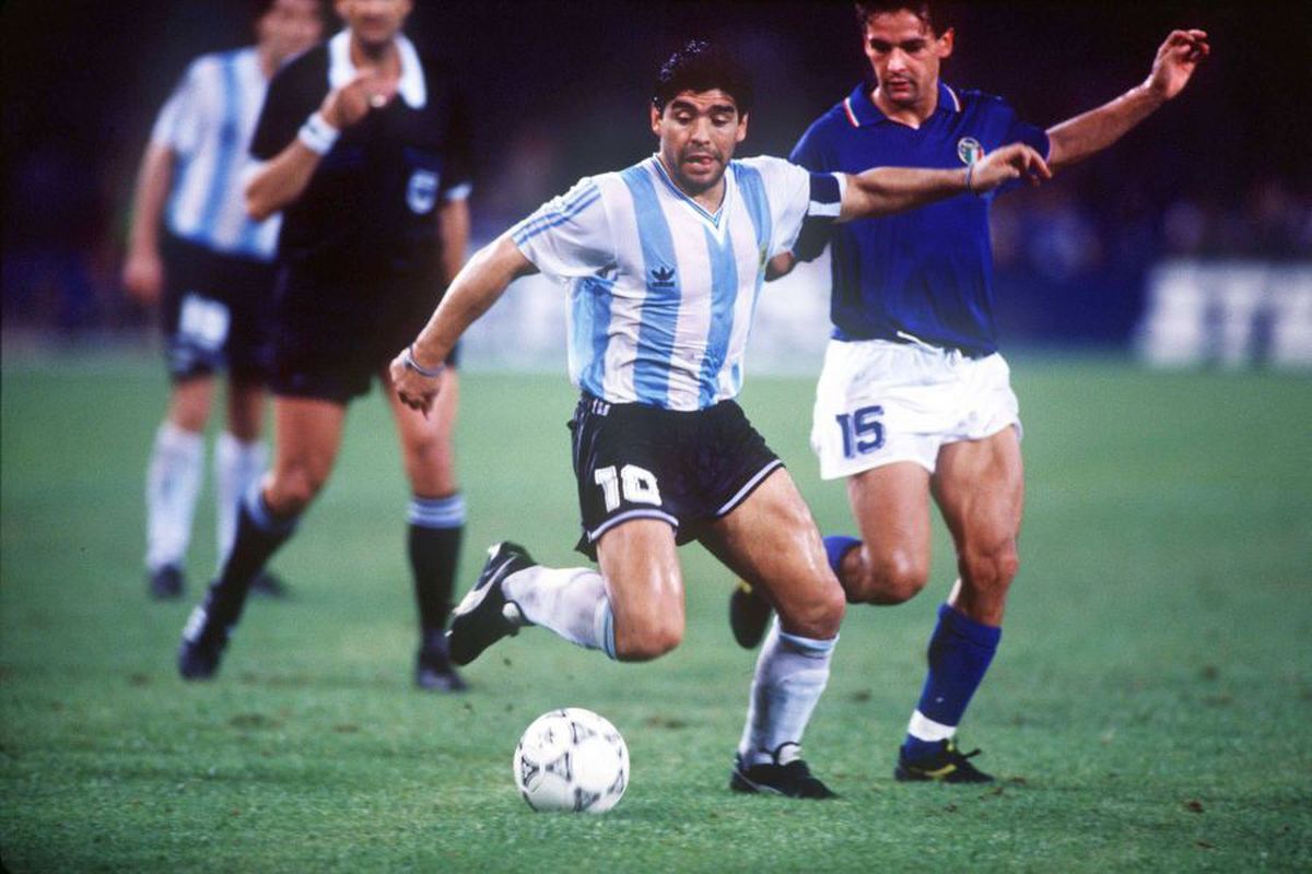 Diego Maradona, elogiat de Roberto Baggio: „A pictat un fotbal de mare clasă. Ca Gioconda lui Da Vinci” + Federația din Argentina schimbă numele primei ligi!
