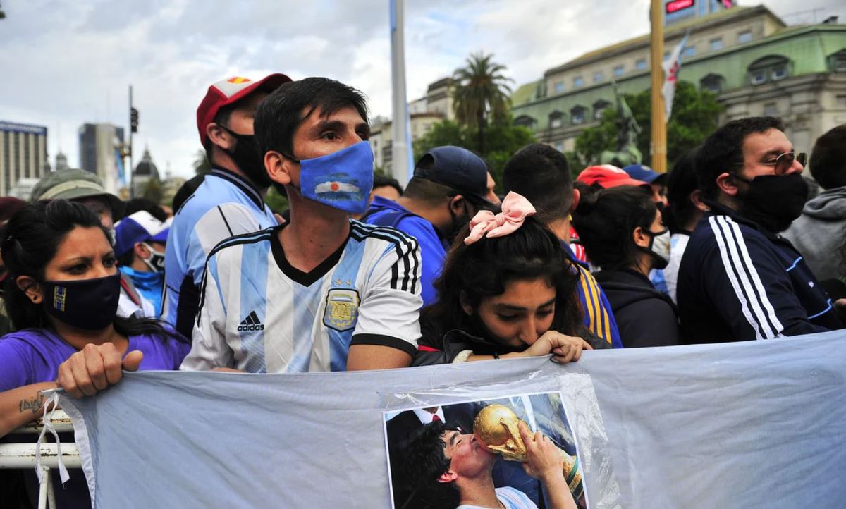 Maradona ar putea fi înmormântat azi! Fanii ar mai avea timp să-și ia adio doar până la ora locală 16:00