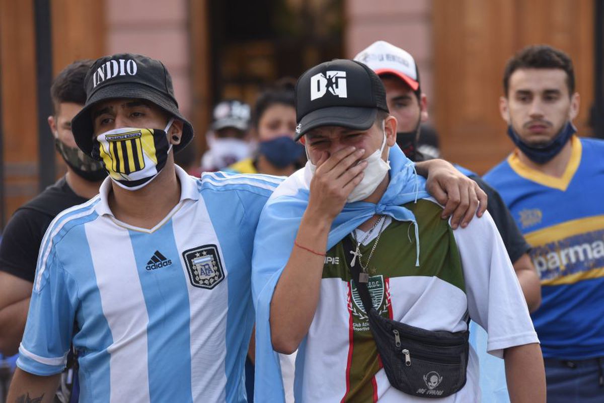 VIDEO. Diego Maradona va fi înmormântat în această seară: „A fost dorința familiei lui”