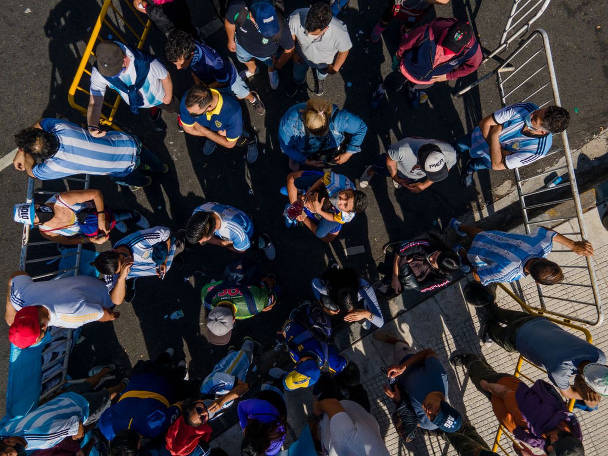 Diego Maradona a fost înmormântat » Ceremonie privată pentru marele argentinian