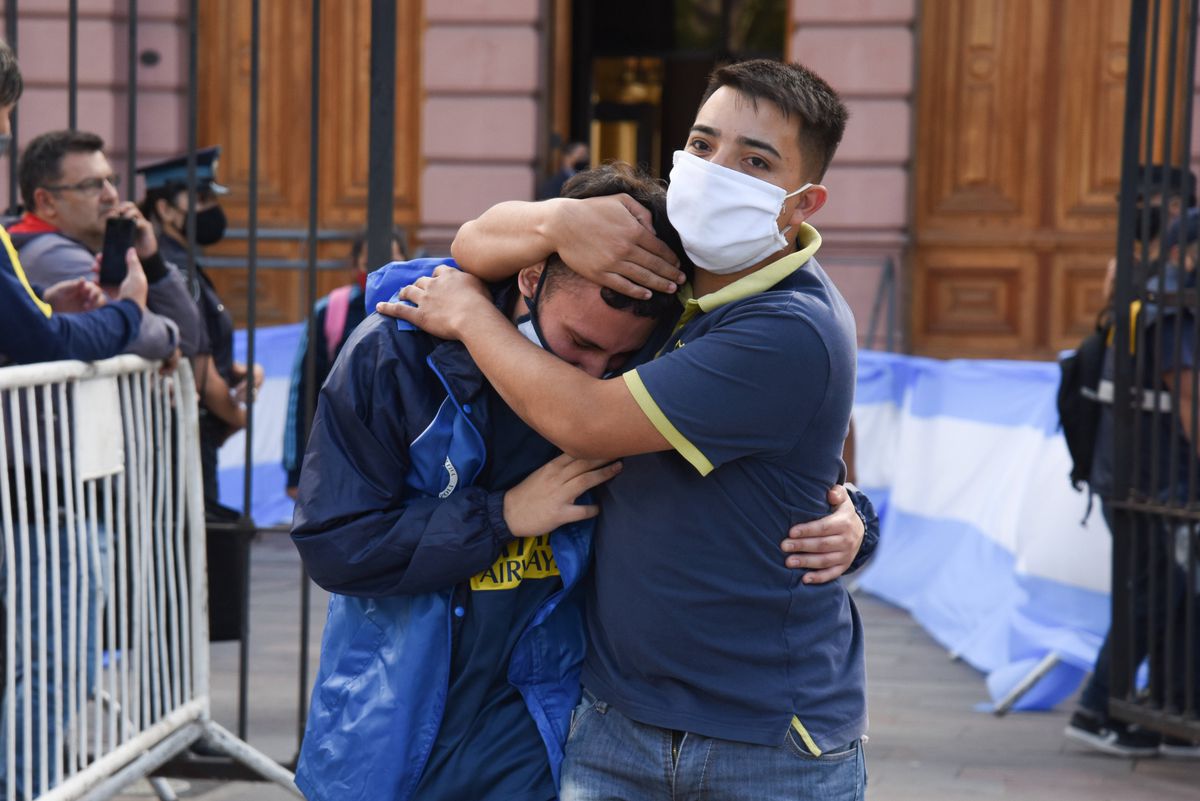 Presa din Argentina a aflat ce s-a găsit în camera lui Maradona + declarația unui asistent: „Respira la acea oră”