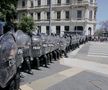 FOTO Conflicte violente pe străzile din Buenos Aires, după decizia familiei lui Maradona