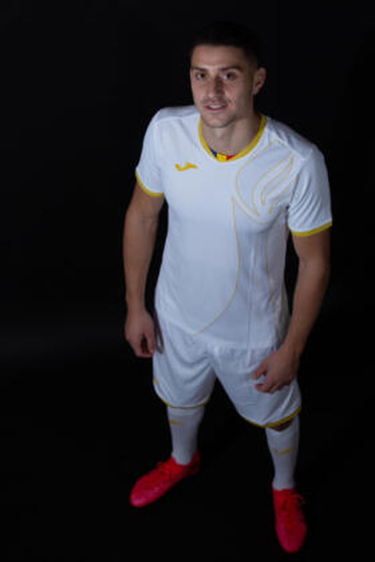 Echipamentul României pentru Jocurile Olimpice / FOTO: FRF.ro