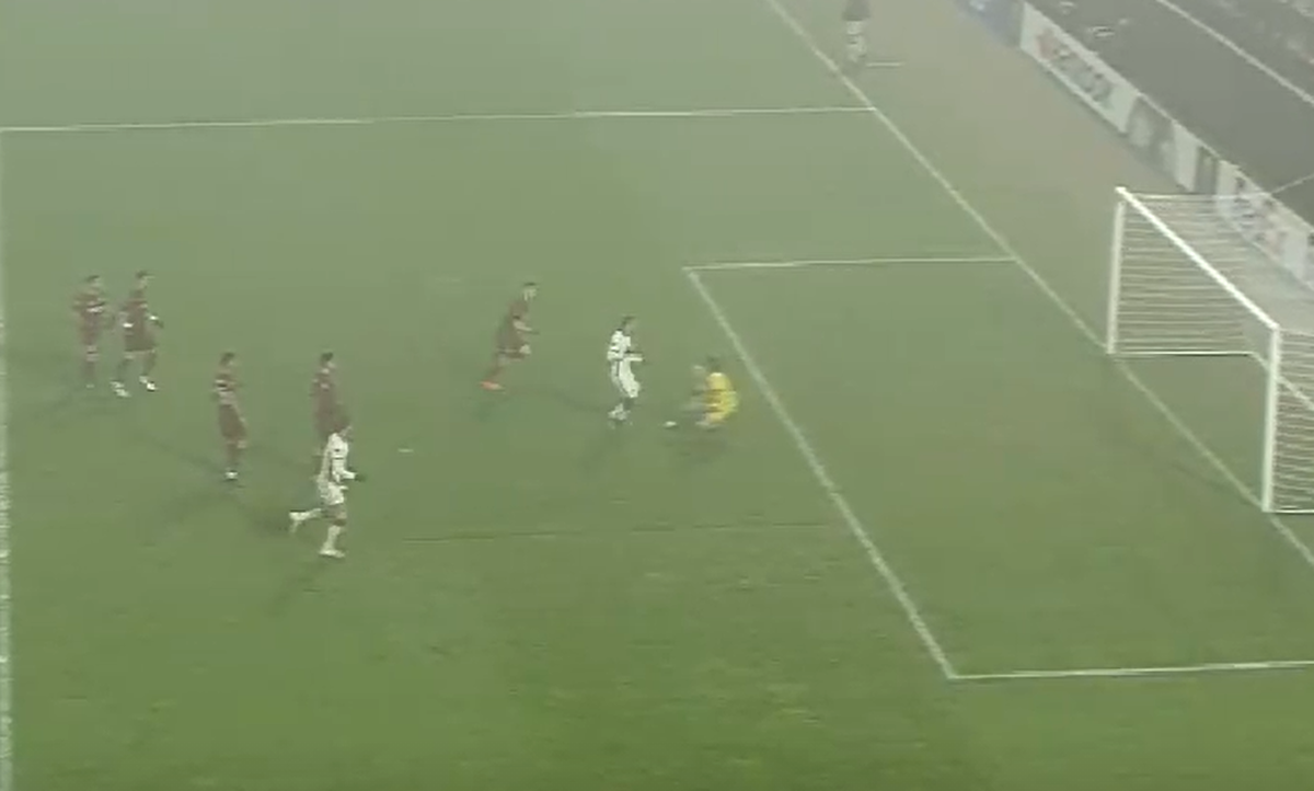 Penalty controversat în CFR Cluj - AS Roma