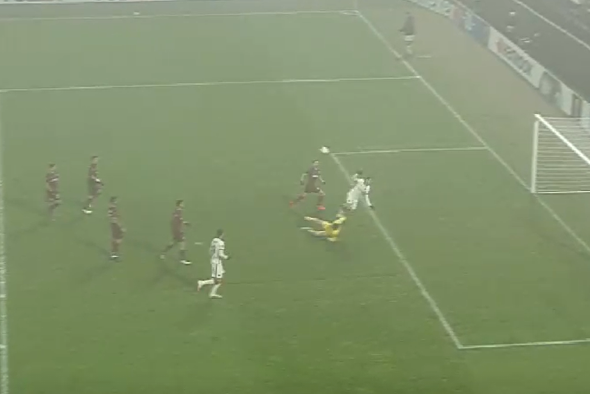 Penalty controversat în CFR Cluj - AS Roma