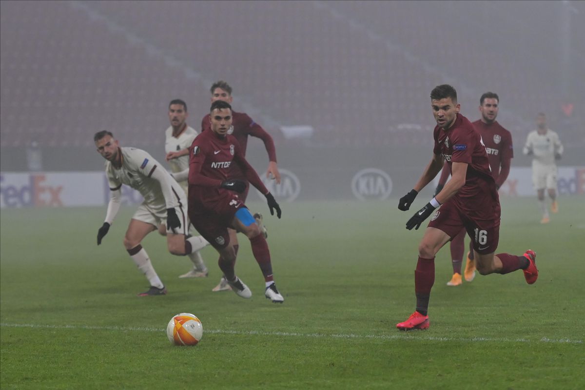 Criza continuă la CFR Cluj! Dan Petrescu e condamnat să jongleze cu lotul decimat