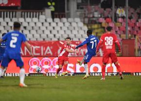 Mircea Rednic, încă un front deschis la Dinamo! L-a introdus în minutul 60, dar nu a prins finalul meciului