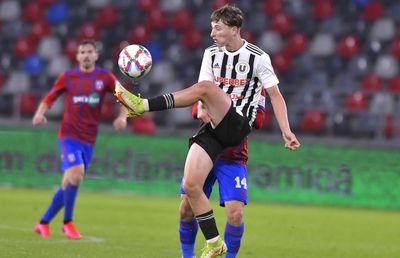 Liceanul golgheter de la U Cluj își spune povestea » Începuturile în fotbal și fotbalistul de top care-l motivează: „Mă gândesc la el și îmi spun «hai, gata, scularea»”