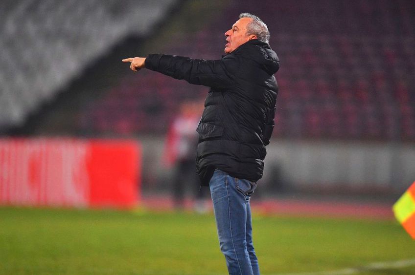 Mircea Rednic (59 de ani) este mulțumit de punctul obținut de Dinamo contra lui FCU Craiova, scor 0-0, dar cere mai mult de la oamenii din ofensivă.
