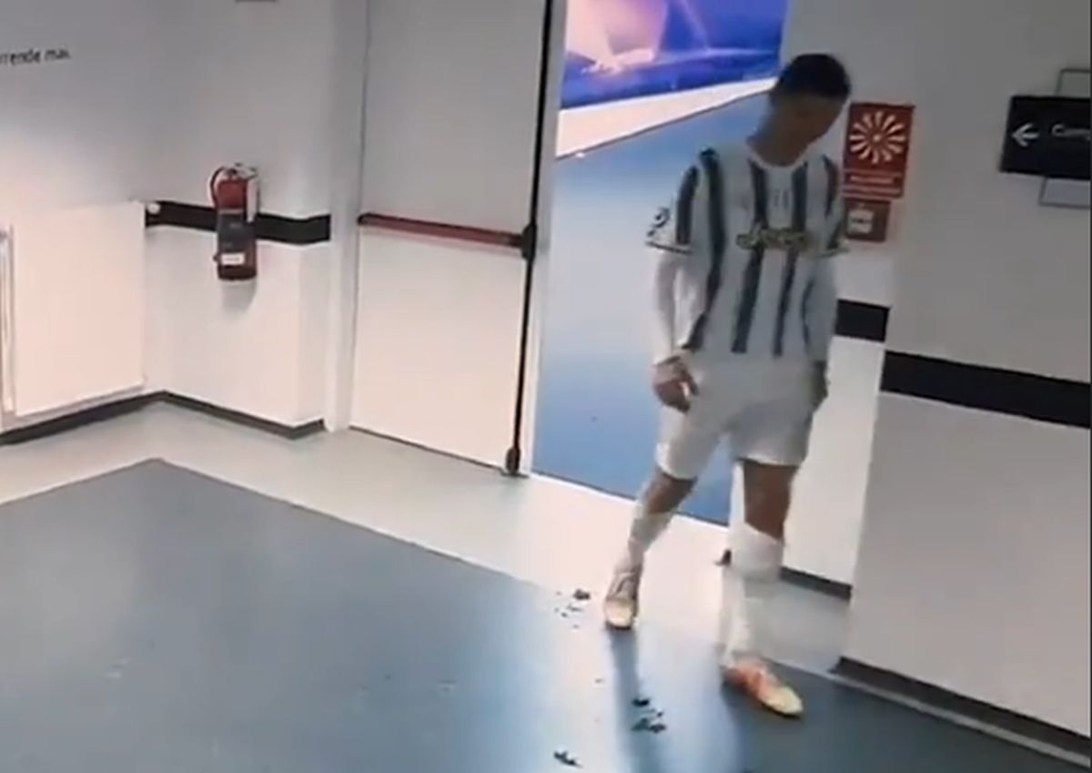 Filmarea secretă » Cristiano Ronaldo a făcut prăpăd în vestiarul lui Juventus! Singurul care i-a răspuns