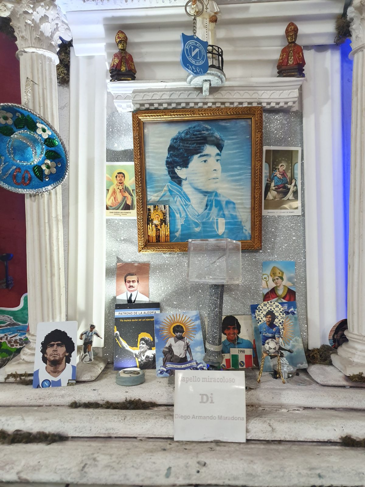 „Pelerinaj” în Napoli » Oamenii pentru care Maradona este Dumnezeu și care te învață că „Cel care iubește nu uită”