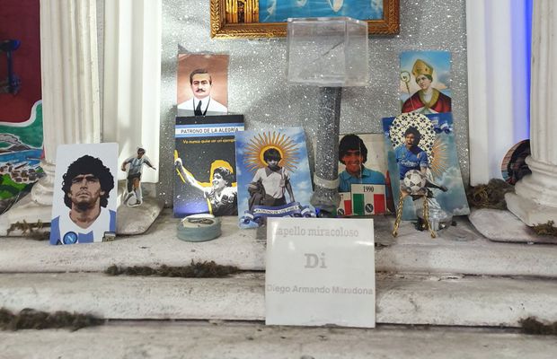 „Pelerinaj” în Napoli » Oamenii pentru care Maradona este Dumnezeu și care te învață că „Cel care iubește nu uită”