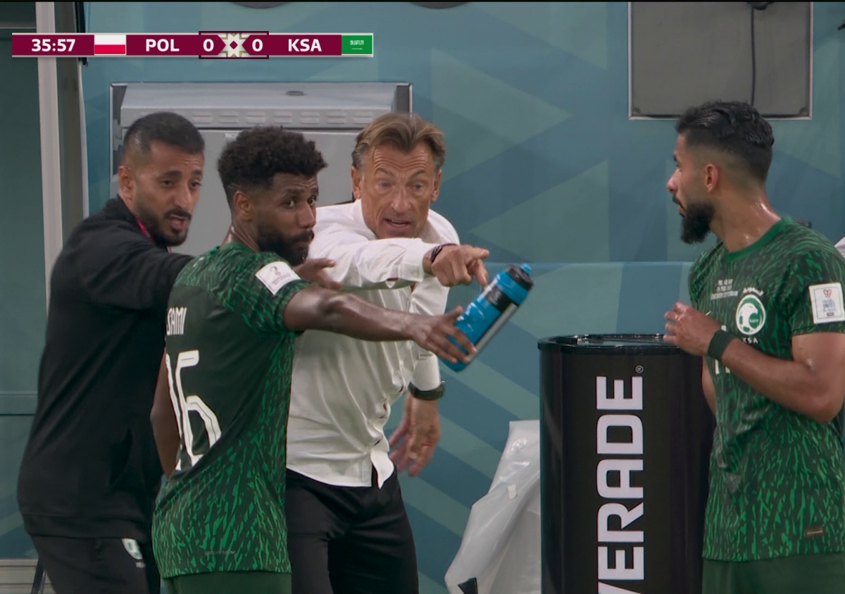 Moment viral cu Herve Renard, în prima repriză din Polonia - Arabia Saudită » Prestație de MVP a traducătorului 