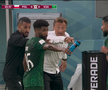 Herve Renard (54 de ani), selecționerul Arabiei Saudite, și translatorul naționale saudite au oferit momente inedite în timpul meciului pierdut cu Polonia, scor 0-2.