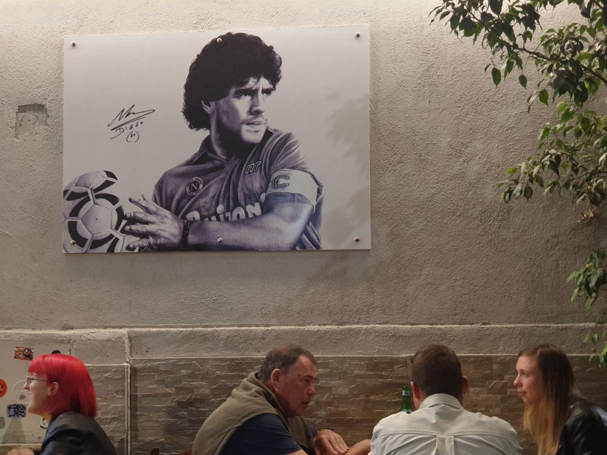 „Pelerinaj” în Napoli, orașul lui Maradona