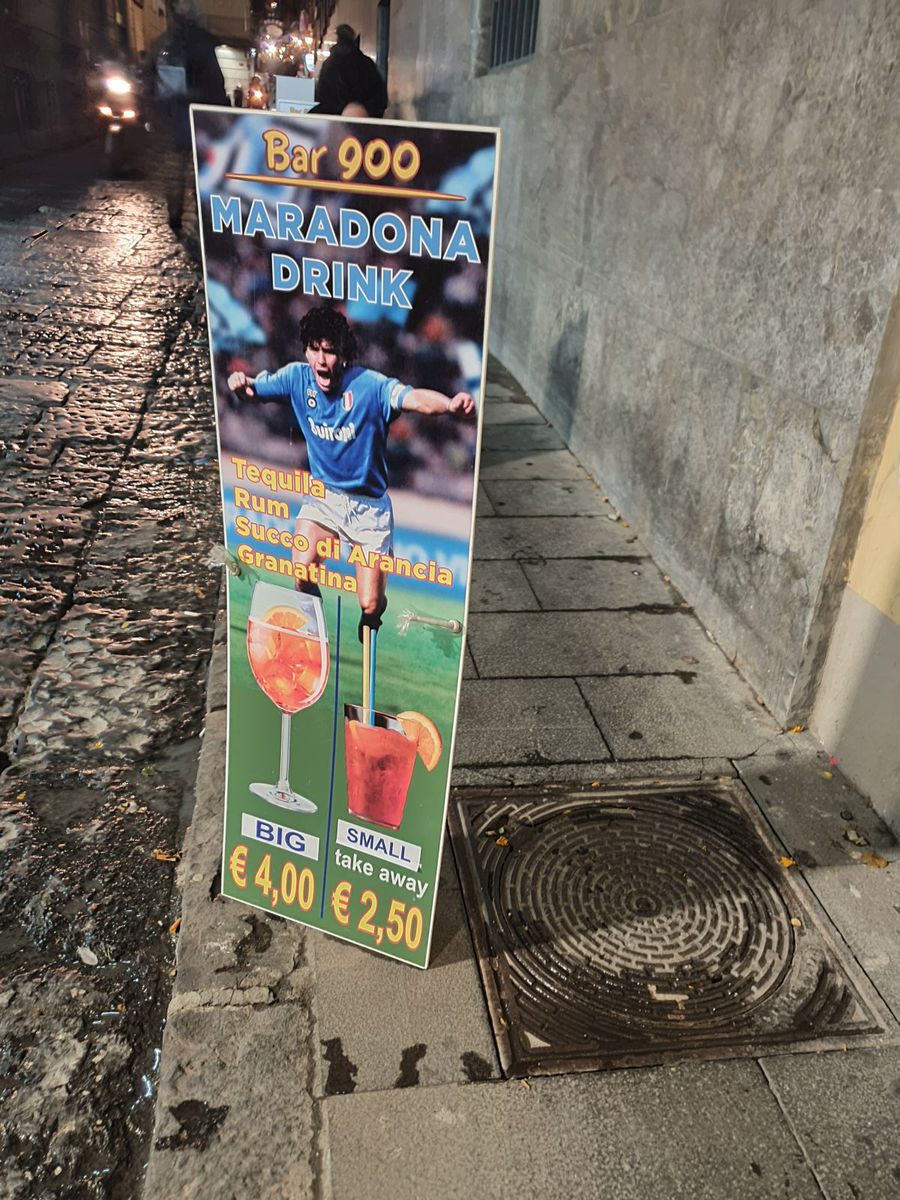 „Pelerinaj” în Napoli » Oamenii pentru care Maradona este Dumnezeu și care te învață că „Cel care iubește nu uită”