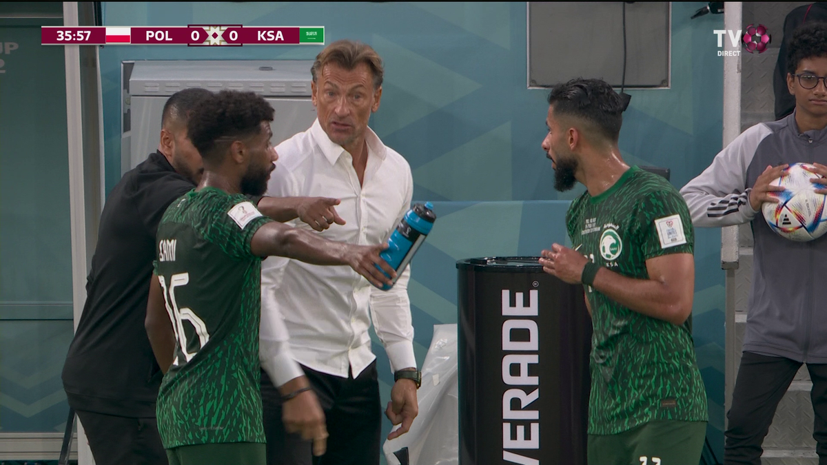 Moment viral cu Herve Renard, în prima repriză din Polonia - Arabia Saudită » Prestație de MVP a traducătorului 