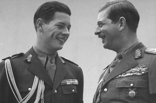 Prințul Mihai și tatăl său, Carol al II-lea