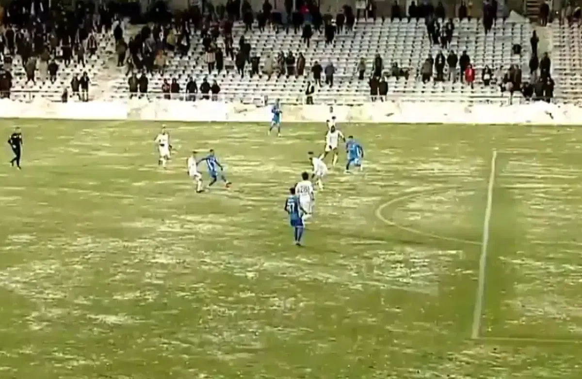 Gravă eroare de arbitraj în Oțelul - Craiova! Cum a fost posibil să fie validat un asemenea gol?! » Comentatorii, uluiți: „Bizar. Chiar bizar”