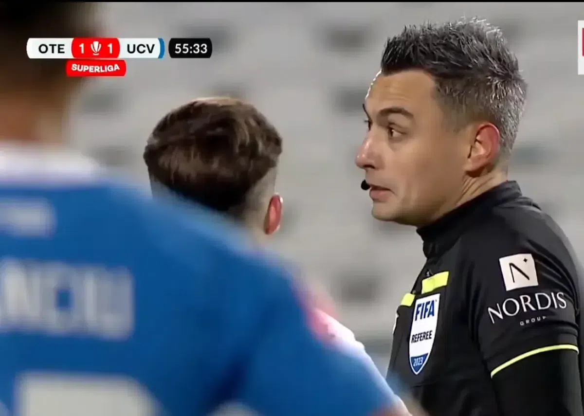 Gravă eroare de arbitraj în Oțelul - Craiova! Cum a fost posibil să fie validat un asemenea gol?! » Comentatorii, uluiți: „Bizar. Chiar bizar”