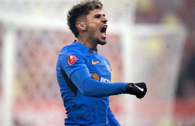 Florinel Coman, gol fabulos cu Dinamo » Execuție la indigo cu cea a lui Sterling