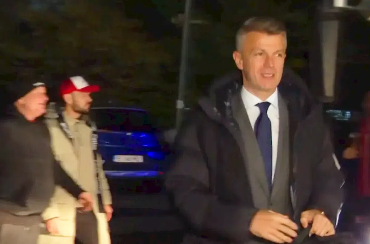 Tensiuni la Arena Națională » Burcă, luat în colimator: „Groparule! Ne-ai îmbolnăvit!”. Reacția antrenorului