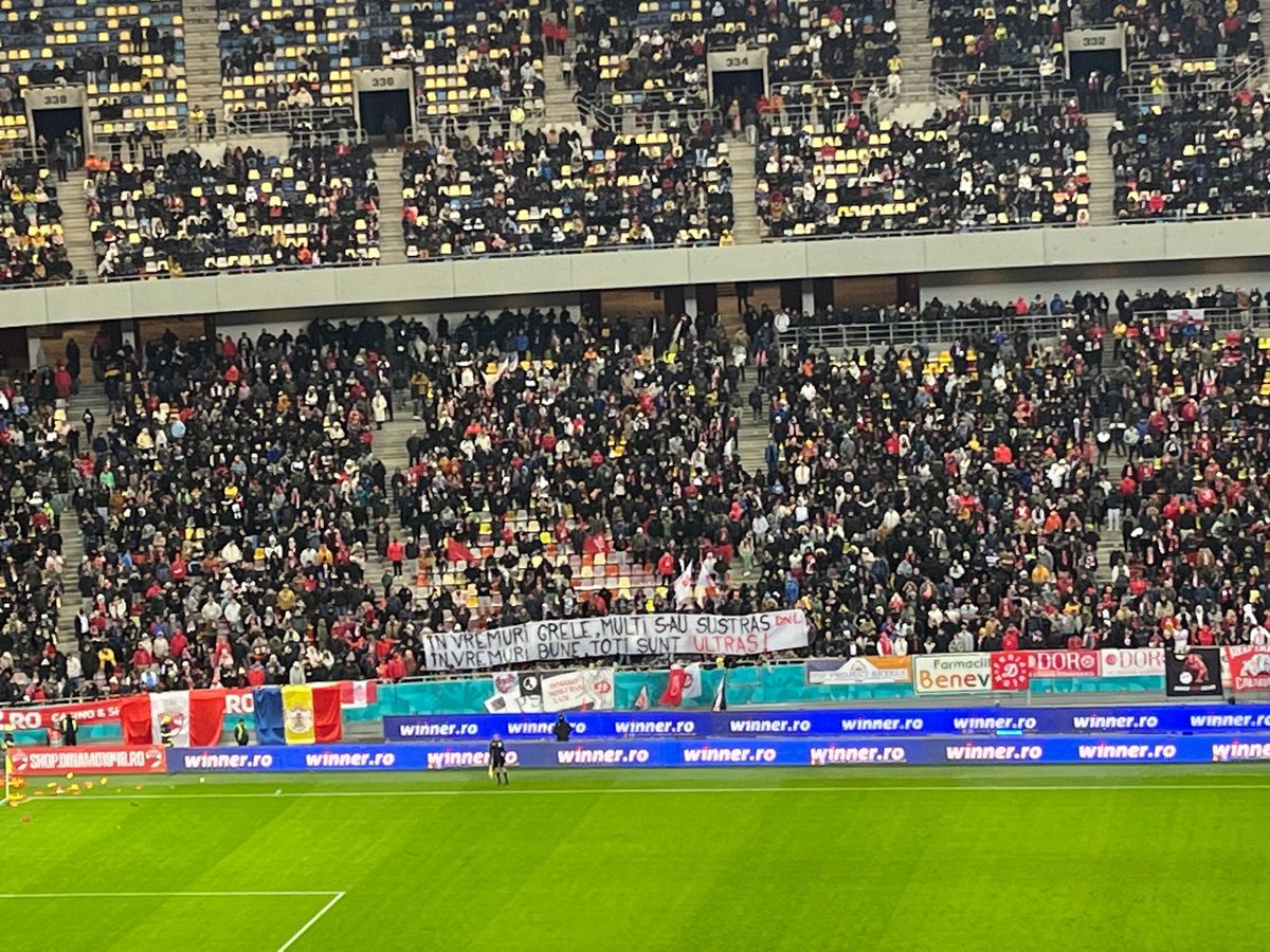 Duelul scenografiilor pe Arena Națională » Ce au afișat galeriile Dinamo și FCSB la Derby de România