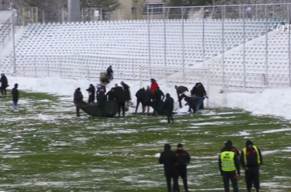 Mitriță a topit Oțelul » Hattrick pornit după un gol din ofsaid pentru vedeta Universității Craiova, în meciul întârziat de zăpadă