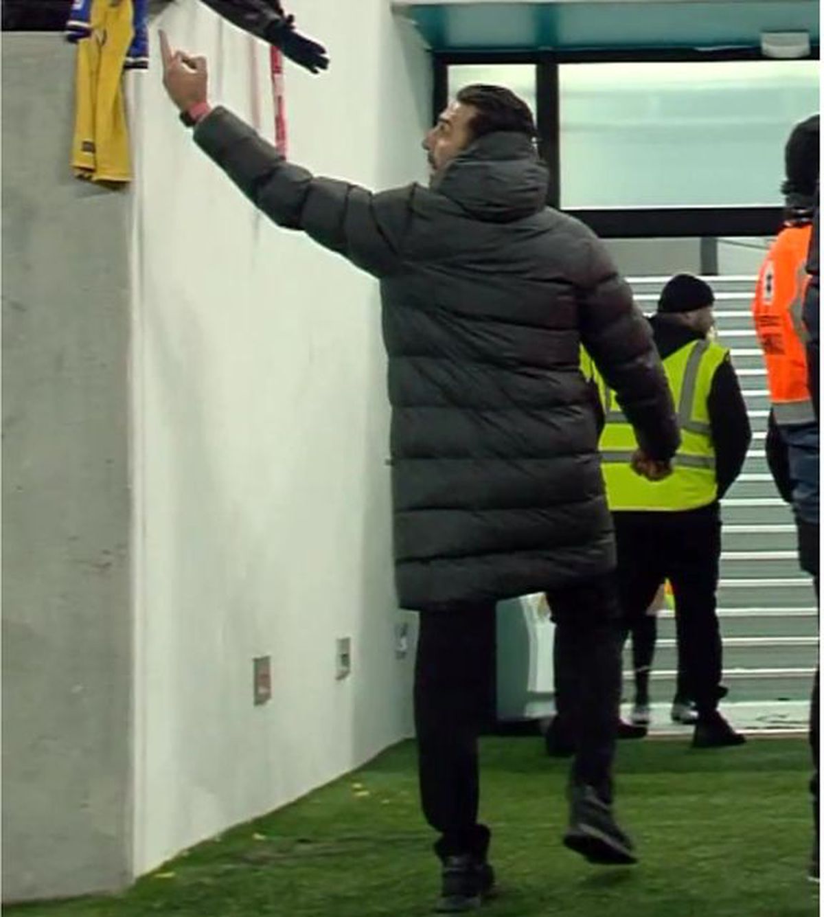 Suspendarea care îl paște pe Elias Charalambous după gestul obscen din Dinamo - FCSB