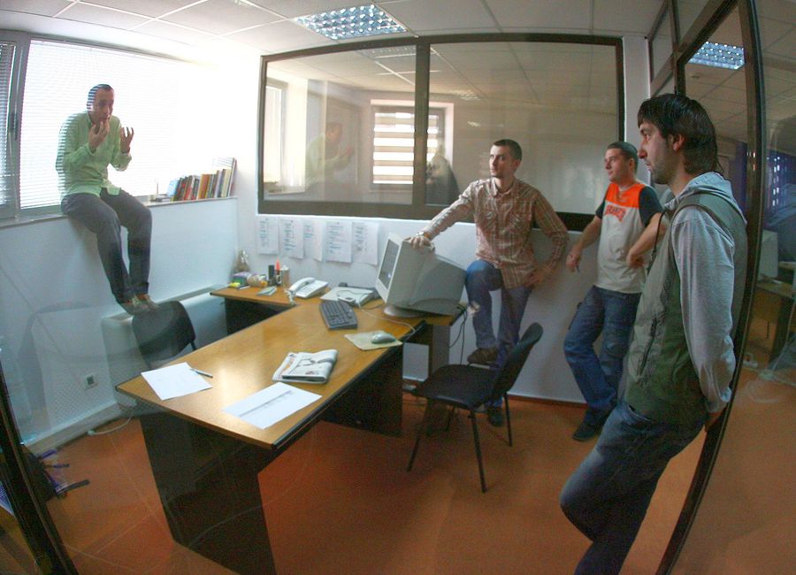 În 2003, echipa actuală prelua Gazeta, pe când era mult în urma ProSport. Azi, GSP e liderul publicațiilor de sport, cu cel mai mare timp petrecut pe site. Scenă din redacție din 2014: Eduard Apostol, Bogdan Stamatoiu, Cătălin Țepelin și Cătălin Tolontan Ultimul articol: cum am refuzat să facem lobby