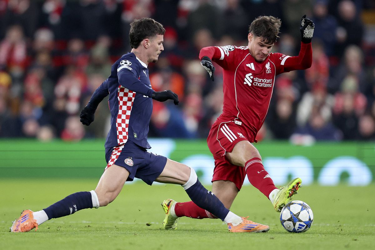 Cu Dennis Man pe teren 89 de minute, PSV a obținut victoria SEZONULUI! Liverpool, UMILITĂ pe Anfield în Liga Campionilor