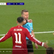 Hențul lui van Dijk din Liverpool - PSV // FOTO: captură Digi Sport