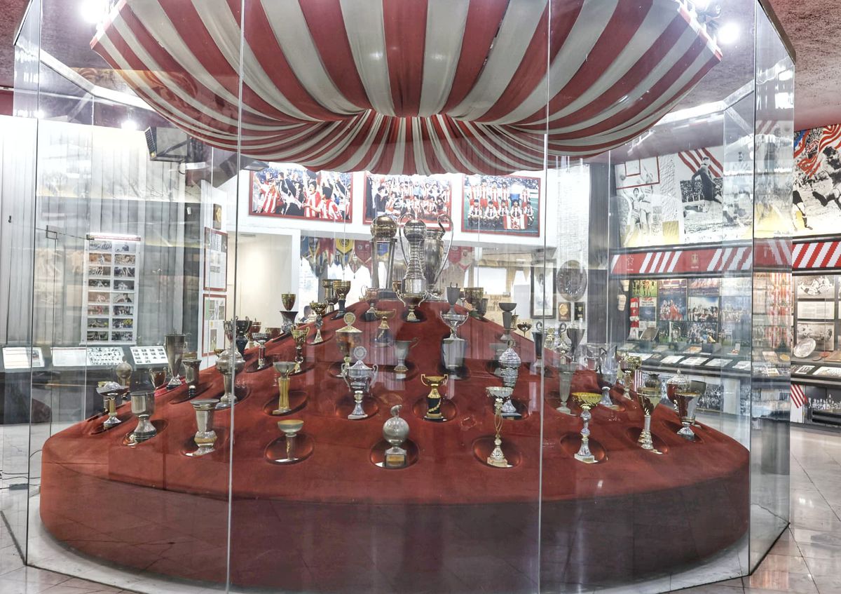 Imagini de la muzeul celor de la Steaua Roșie Belgrad