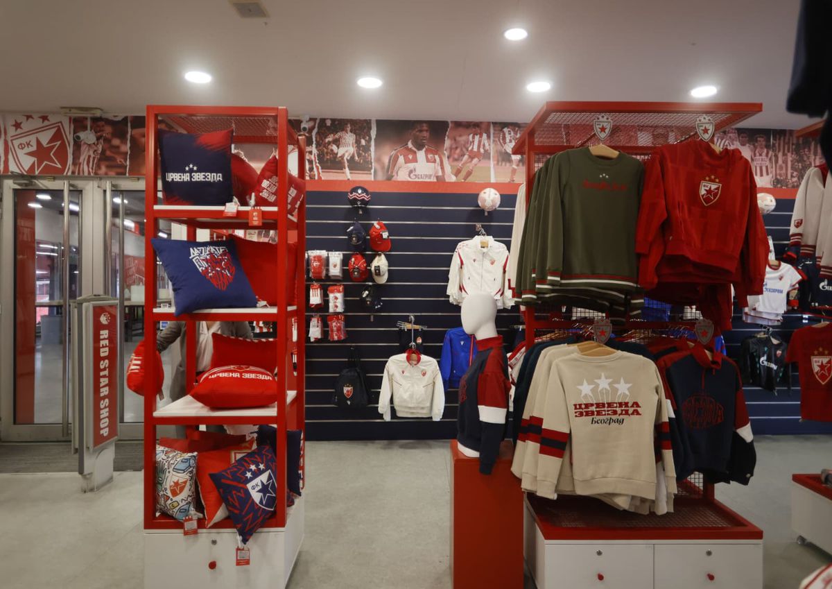 Imagini de la muzeul celor de la Steaua Roșie Belgrad