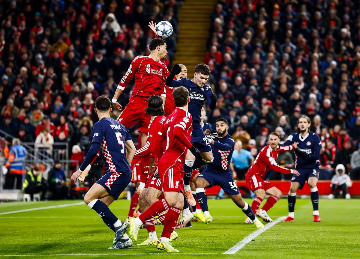 „A înnebunit complet” » Van Dijk, făcut praf după gafa imensă comisă chiar de lângă Dennis Man