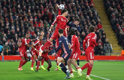 „A înnebunit complet” » Van Dijk, făcut praf după gafa imensă comisă chiar de lângă Dennis Man