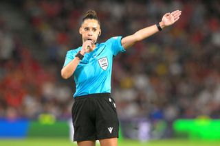 UEFA a luat decizia » Iuliana Demetrescu va arbitra finala!