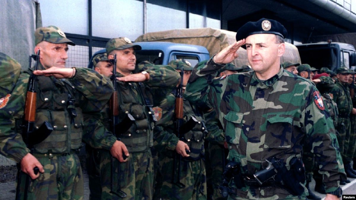 Trecutul din prezent! Palatul impunător al temutului Arkan este fix în fața intrării principale a „Marakanei”: „Vă recomand să nu vă apropiați prea mult!"