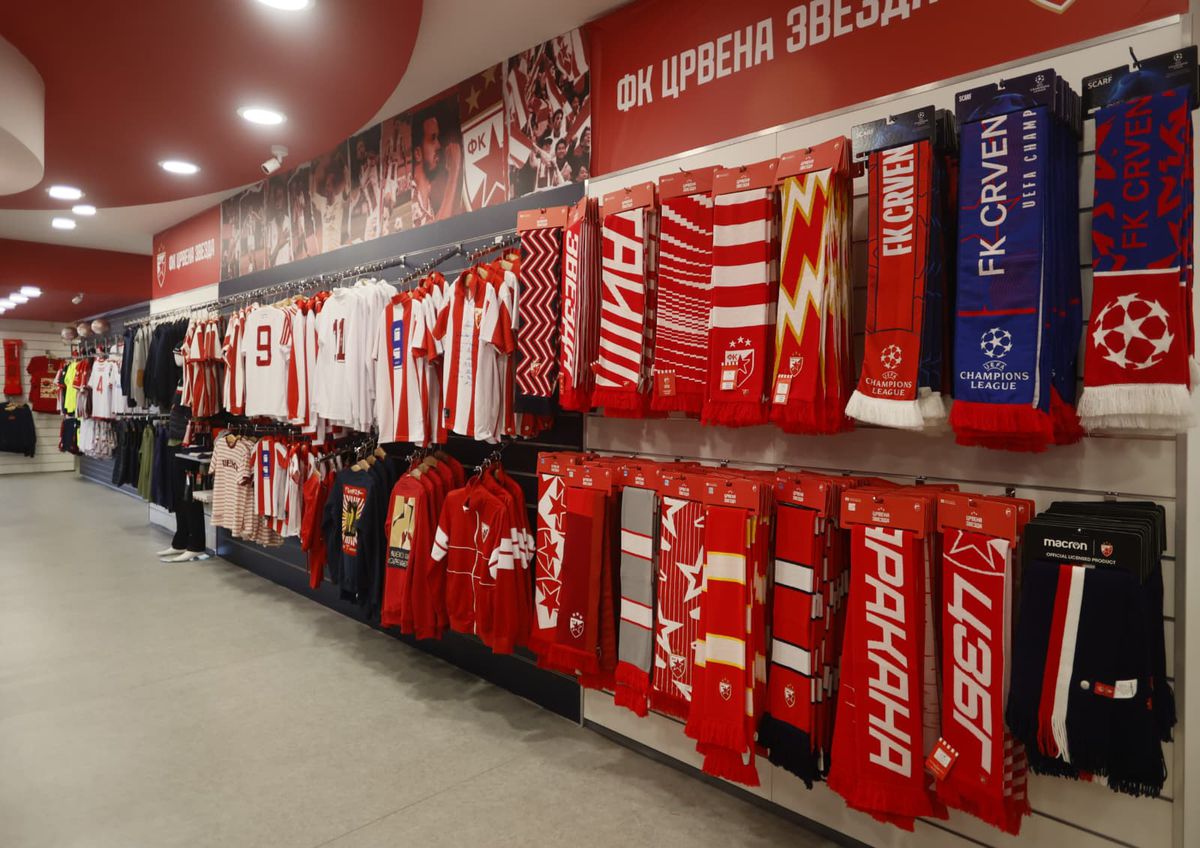 Imagini de la muzeul celor de la Steaua Roșie Belgrad